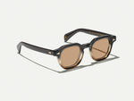 Le DOLT en Grey-Brown Fade avec des verres AMBER+