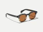 Le DOLT en Grey-Brown Fade avec des verres AMBER+