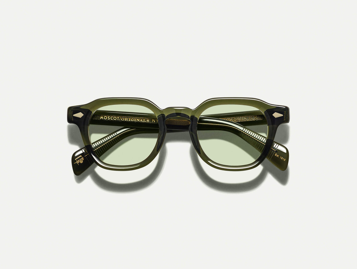 De DOLT in Dark Green met GREEN+ lenzen
