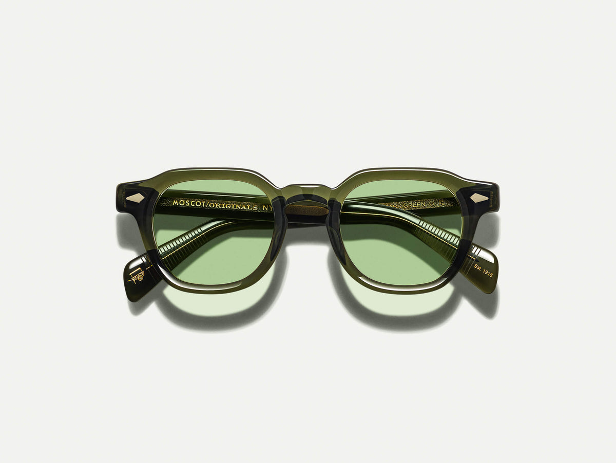 De DOLT in Dark Green met GREEN+ lenzen