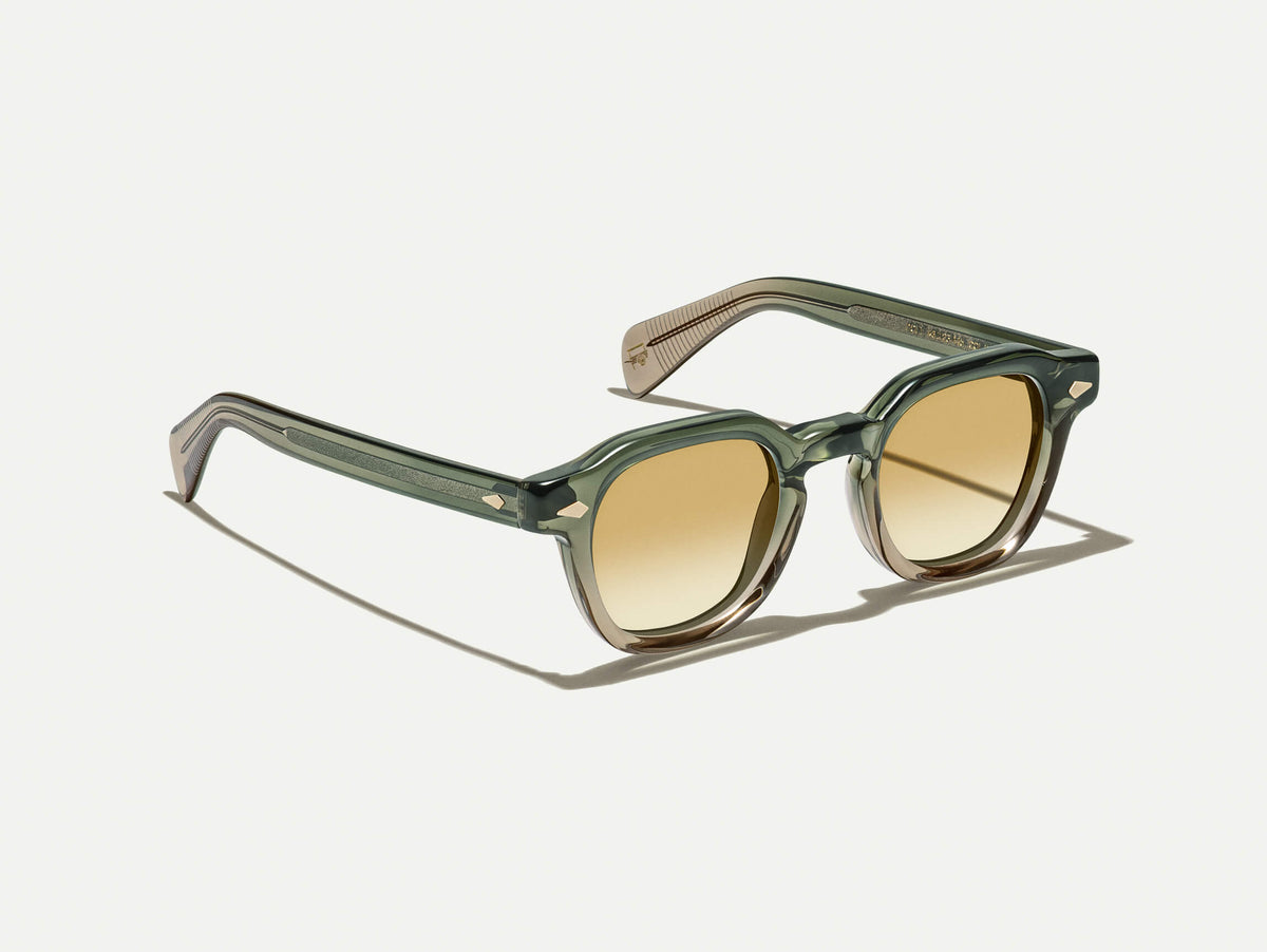 Die DOLT SUN in Khaki mit Chestnut Fade getönten Gläsern