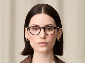 Model is wearing The FRANKIE in size 48 in Burgundy