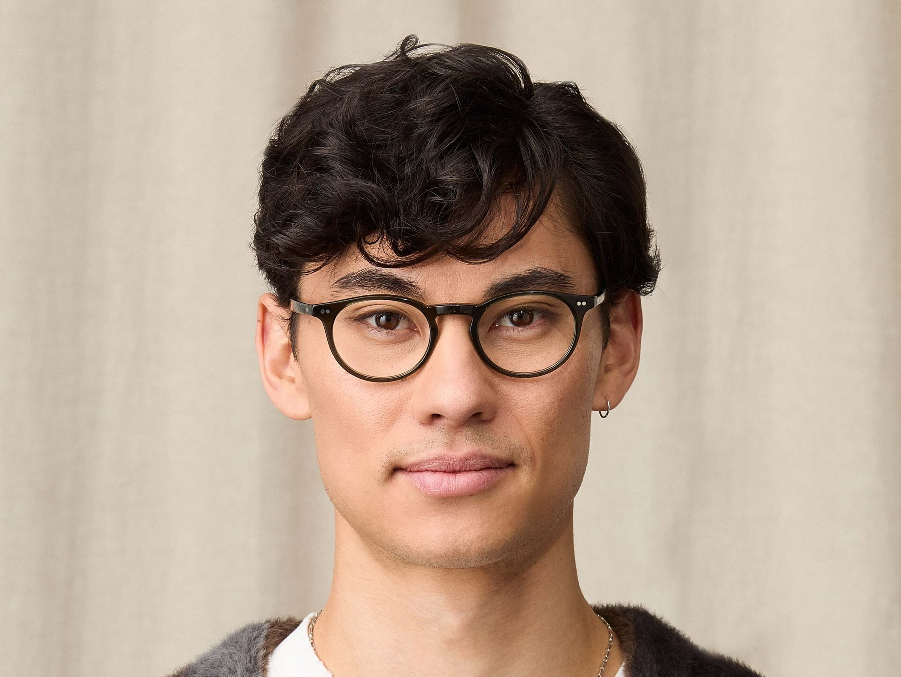 Model is wearing The FRANKIE in size 48 in Dark Green