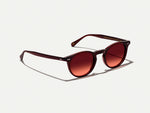 El FRANKIE SUN en Burgundy con lentes tintadas Cabernet