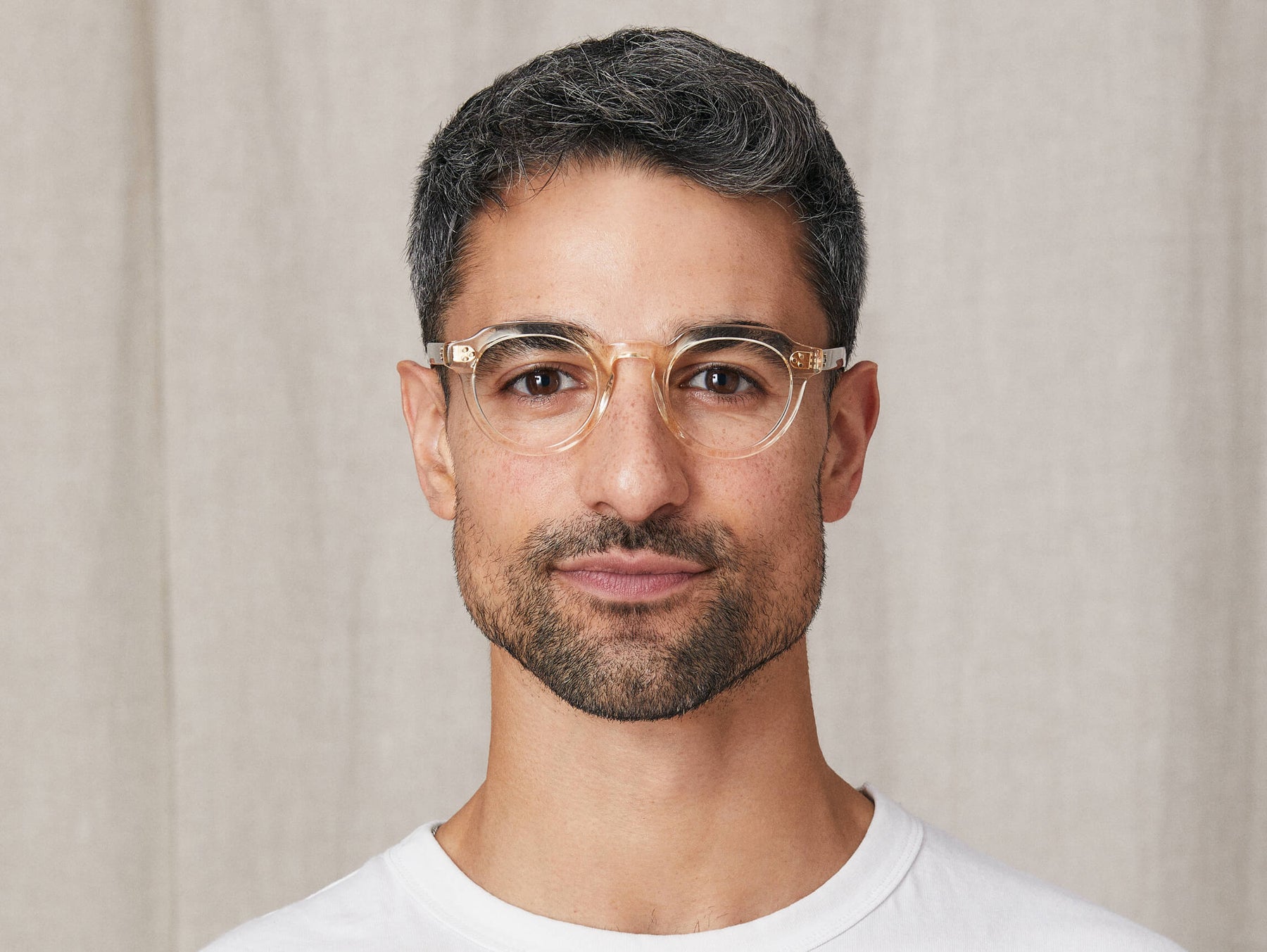 Model is wearing The GAVOLT in size 45 in Flesh/Tortoise