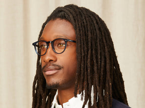 Model is wearing The JARED in size 47 in Navy