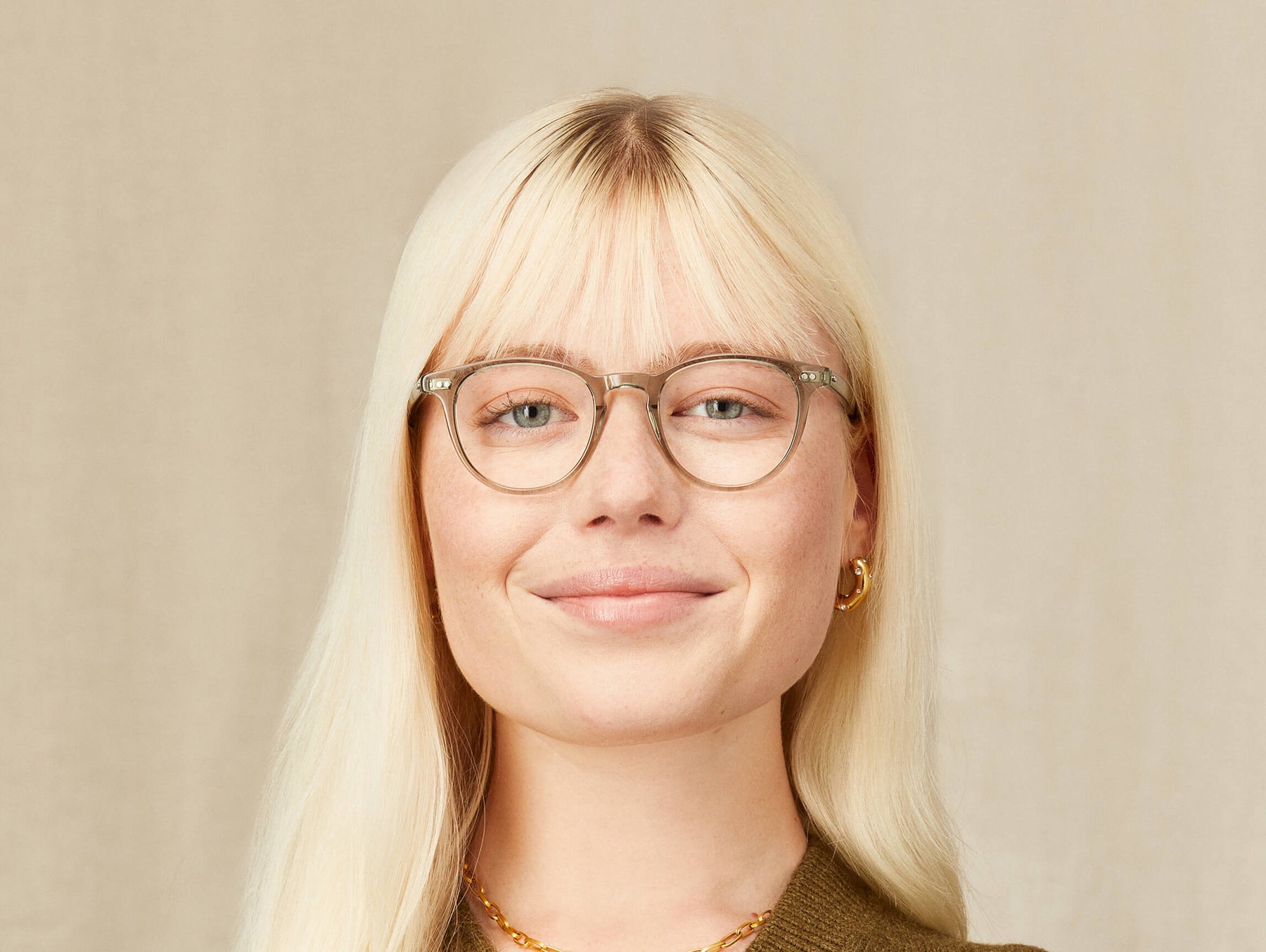 Model is wearing The JARED in size 47 in Sage