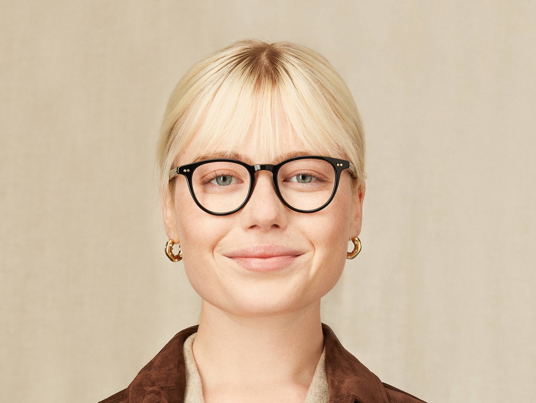 Model is wearing The JARED in size 47 in Black