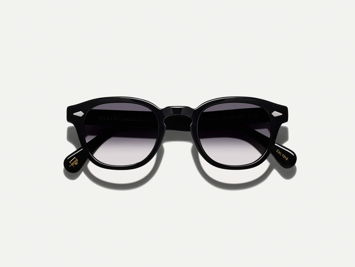 Die LEMTOSH Black mit American Grey Fade getönten Gläsern