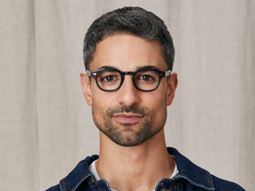 Model is wearing The LEMTOSH in size 44 in Grey