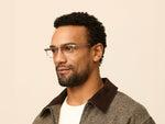 Model is wearing The LIKTIG in size 50 in Light Grey