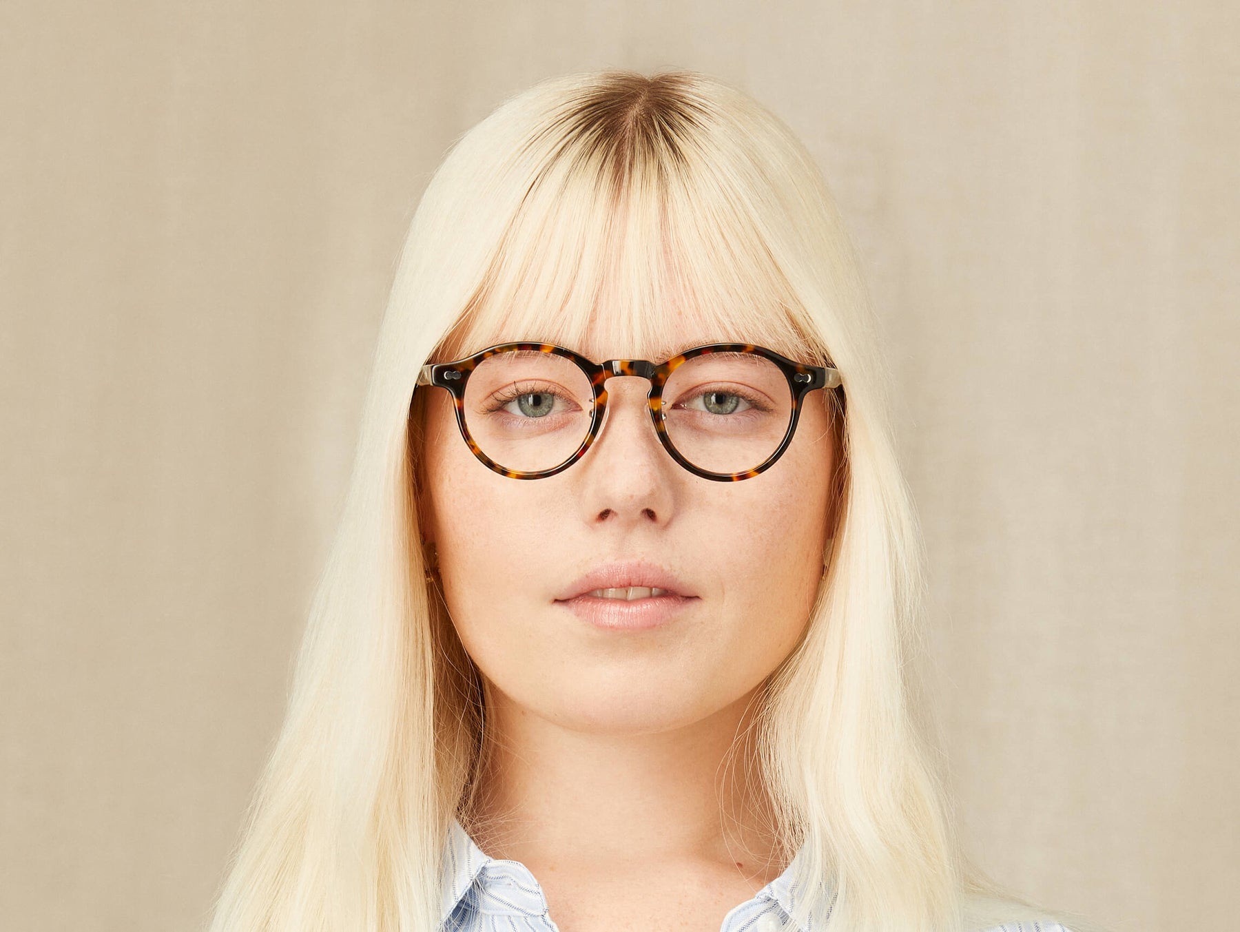 Model is wearing The MILTZEN W/ METAL NOSE PADS in size 46 in Tortoise