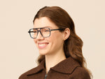Model is wearing The MINYAN in size 54 in Navy