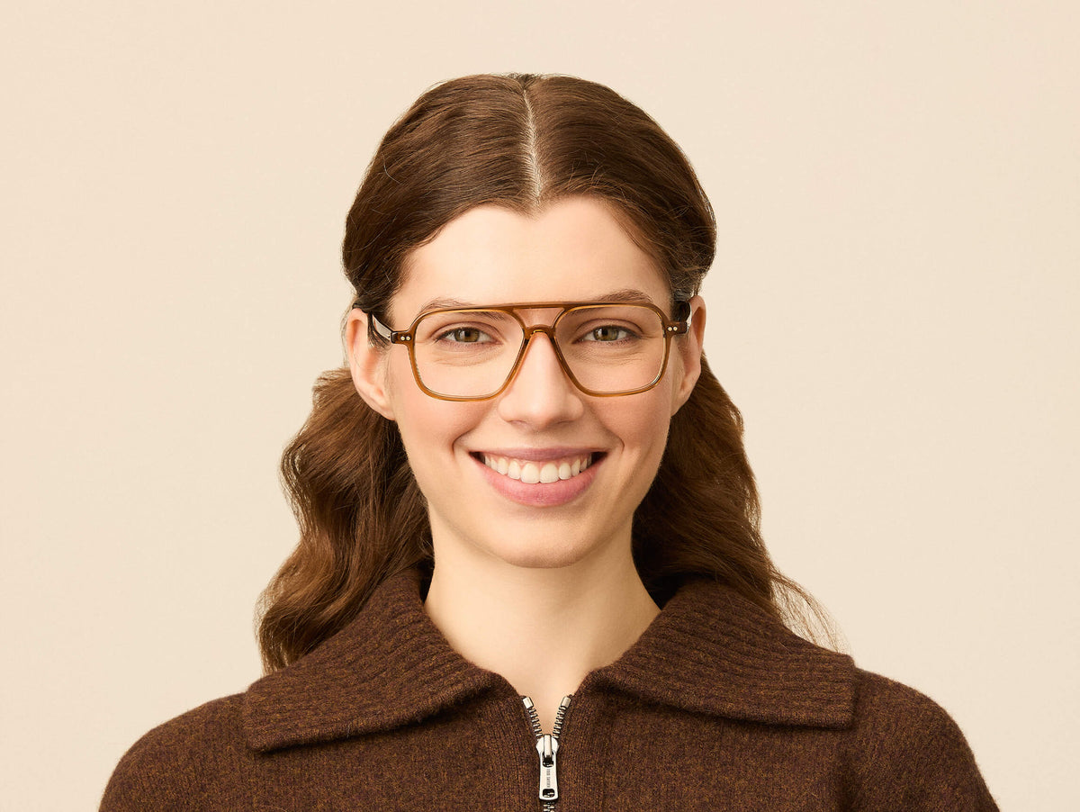 Model is wearing The MINYAN in size 54 in Cognac