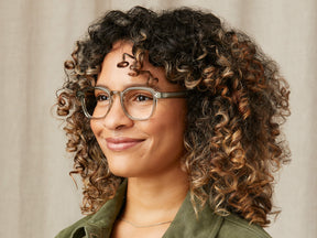 Model is wearing The MOMZA in size 49 in Sage