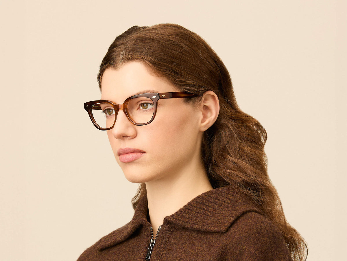 Model is wearing The SHANEKITE in size 49 in Tobacco