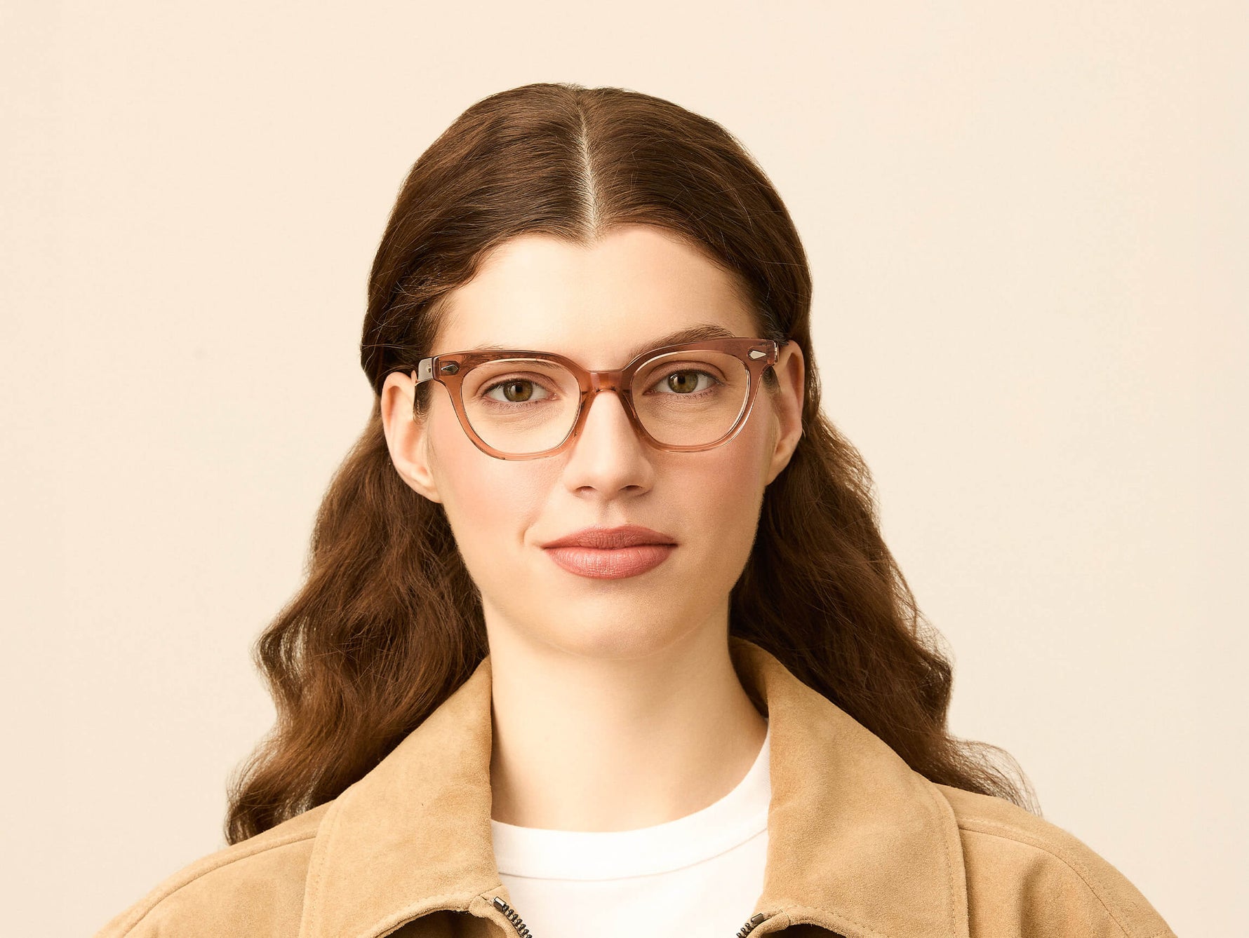 Model is wearing The SHANEKITE in size 49 in Vintage Rose