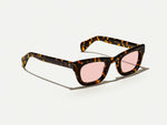 Die SPILKES SUN in Tortoise mit New York Rose getönten Gläsern