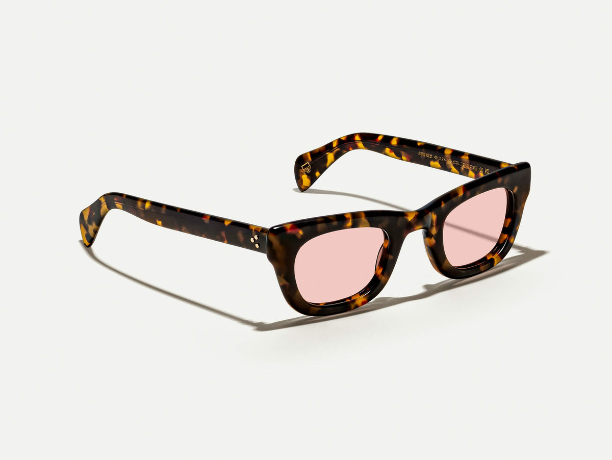 Die SPILKES SUN in Tortoise mit New York Rose getönten Gläsern