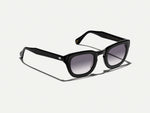 O TELENA em Black com lentes tintadas American Grey Fade