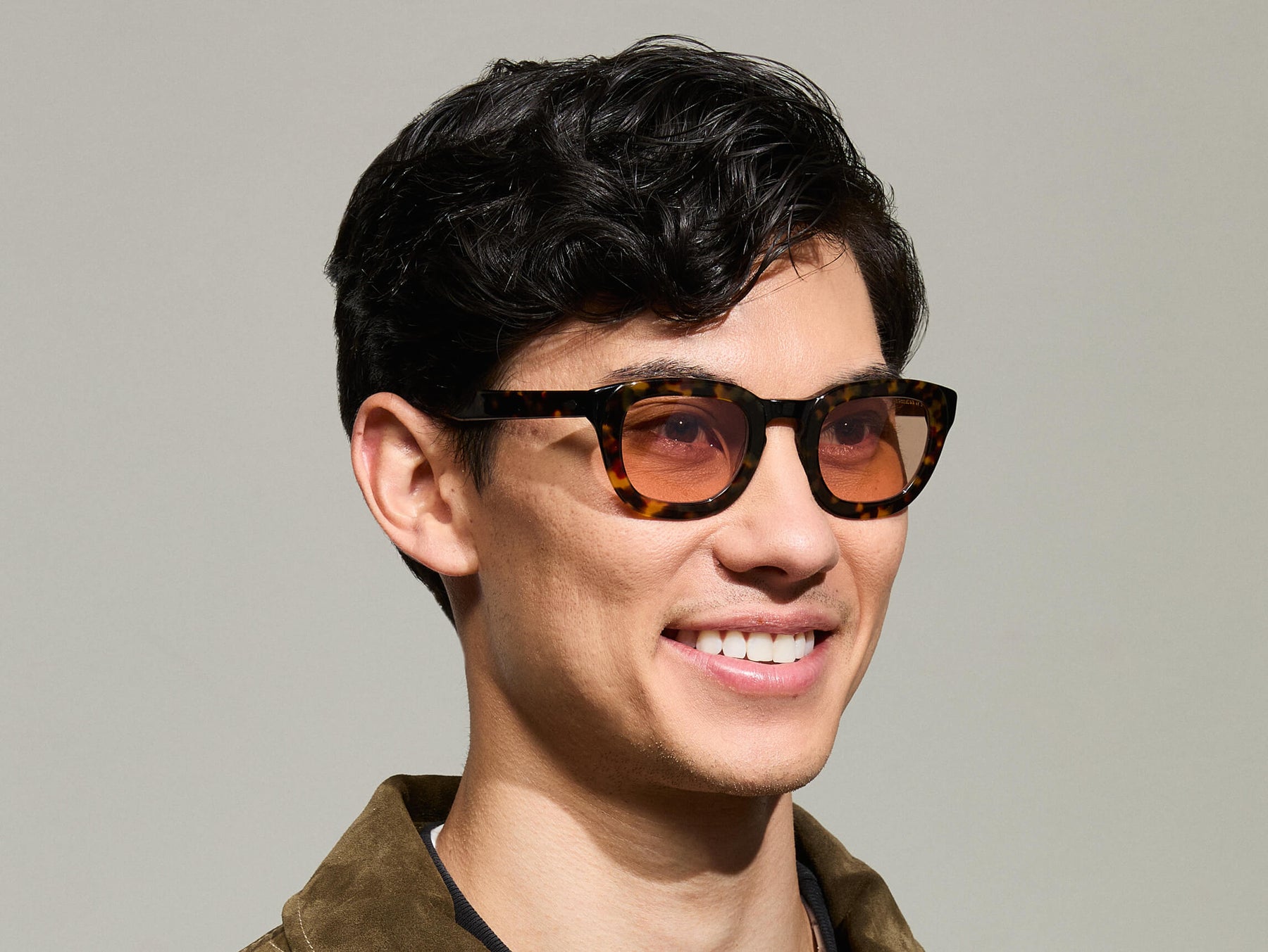 Model is wearing The TELENA  in Tortoise/Black in size 47 with New York Rose Tinted Lenses