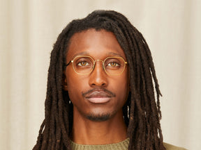 Model is wearing The UTZ in size 47 in Antique Gold