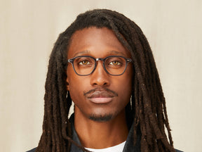 Model is wearing The VANTZ in size 47 in Grey