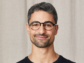 Model is wearing The YENEM in size 50 in Grey-Brown Fade