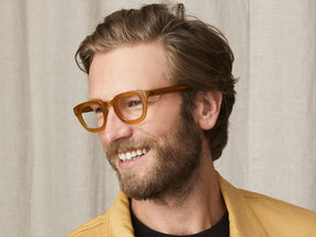 Model is wearing The TELENA in size 44 in Butterscotch