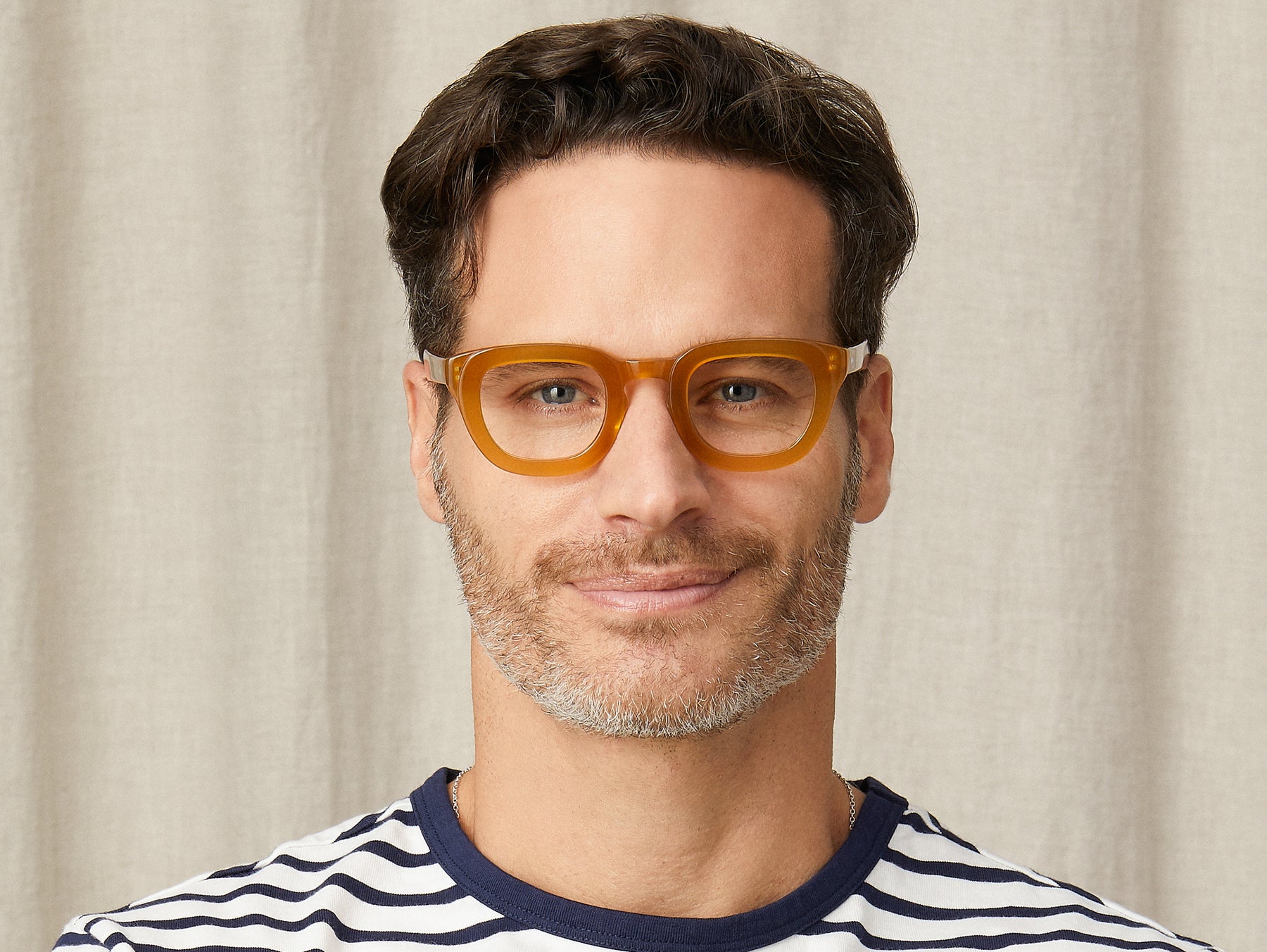 Model is wearing The TELENA in size 44 in Butterscotch