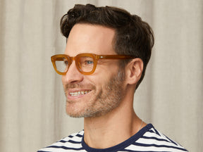 Model is wearing The TELENA in size 44 in Butterscotch