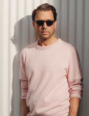 Model is wearing The ALEX CLIP in Brass in size 49 with Grey Lenses