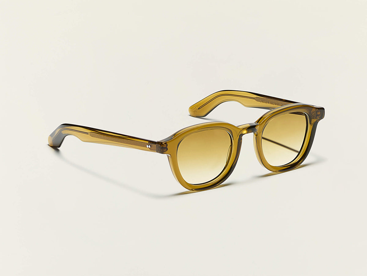 Die DAHVEN SUN in Olive Brown mit Chestnut Fade getönten Gläsern