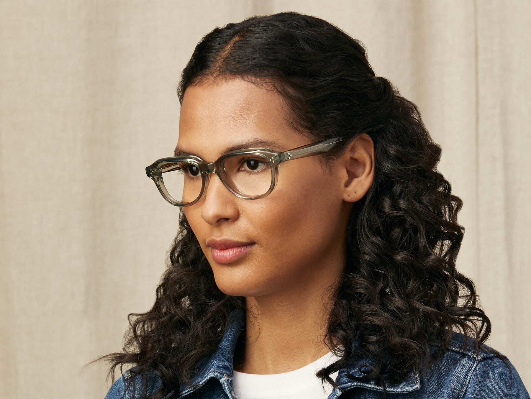 Model is wearing The GOOLAH in size 50 in Sage