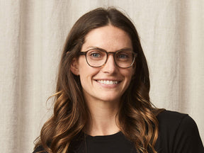 Model is wearing The HENRY in size 50 in Brown