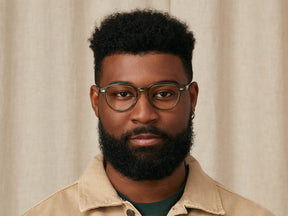 Model is wearing The KASH in size 50 in Pine/Silver