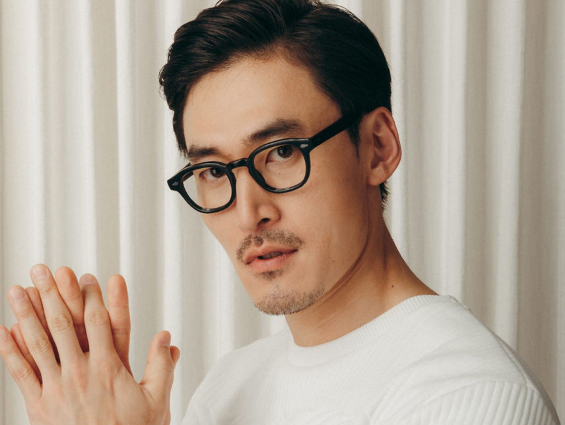 Model is wearing The LEMTOSH with Blue Light Filter in size 49 in Black