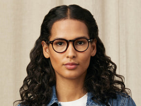 Model is wearing The MILTZEN in size 46 in Burgundy