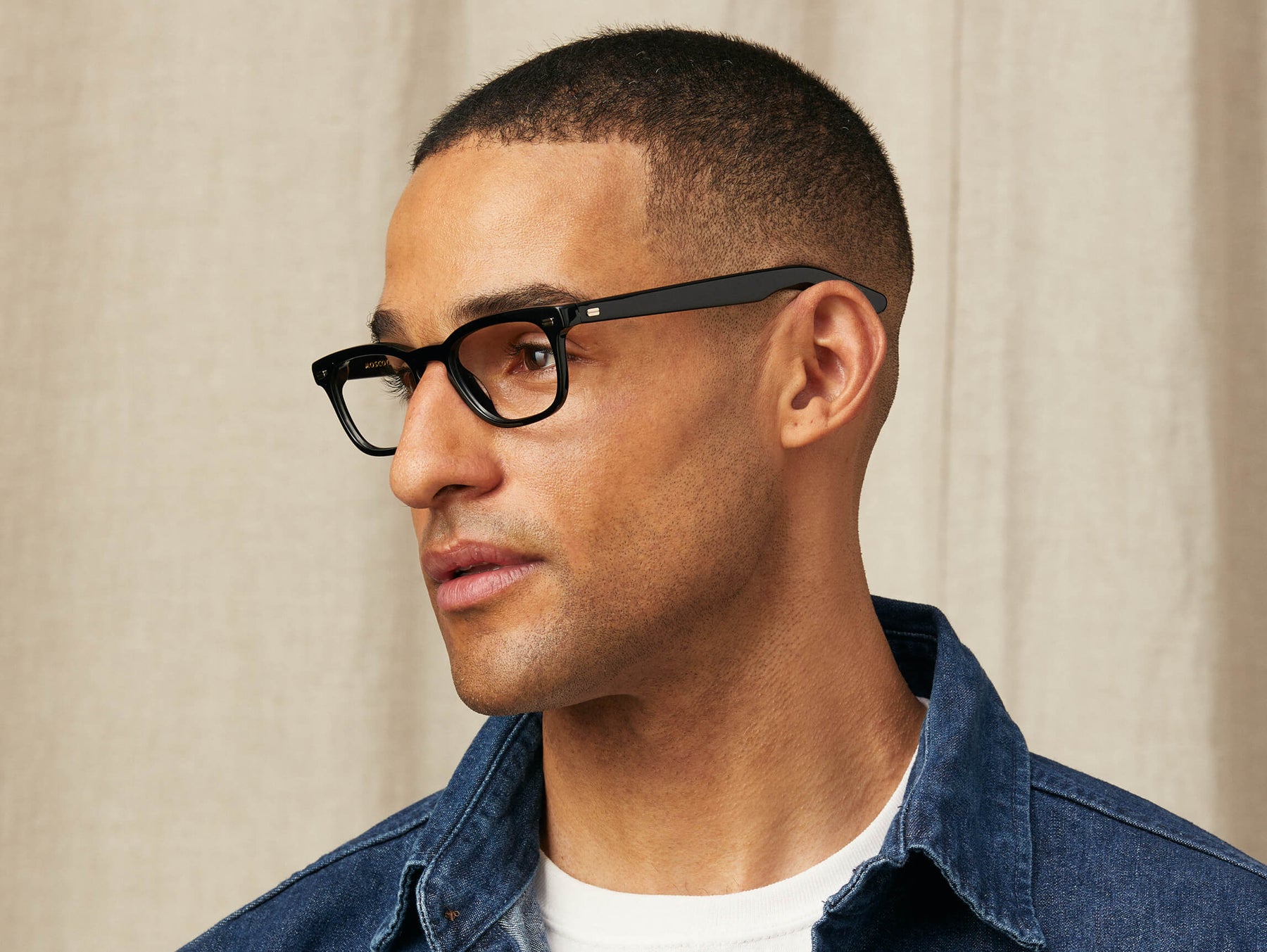 Model is wearing The MOBBLE in size 50 in Black