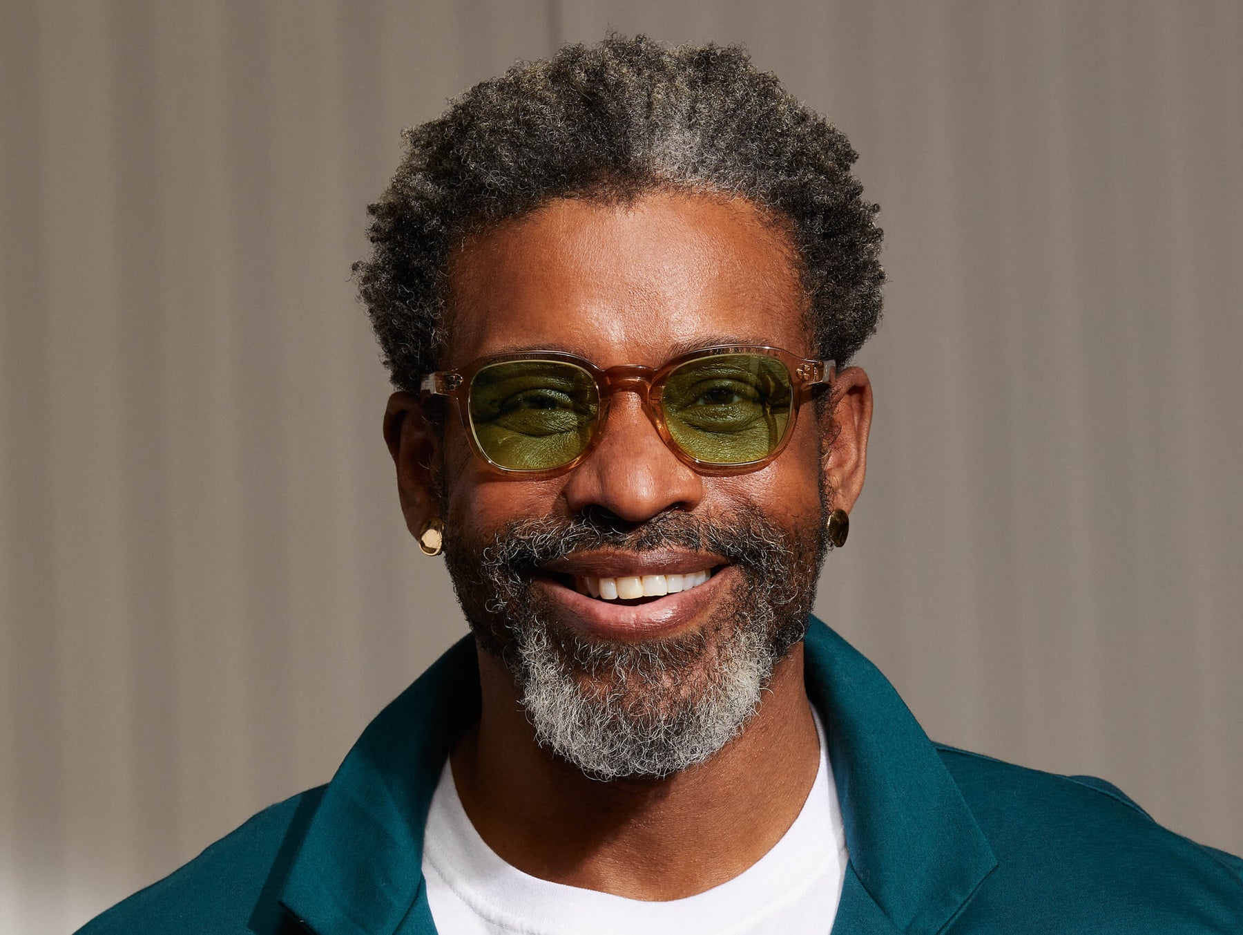 Model is wearing The MOMZA in Cinnamon in size 49 with Limelight Tinted Lenses