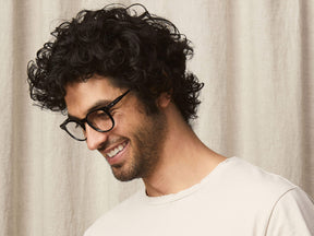 Model is wearing The MORT in size 47 in Black