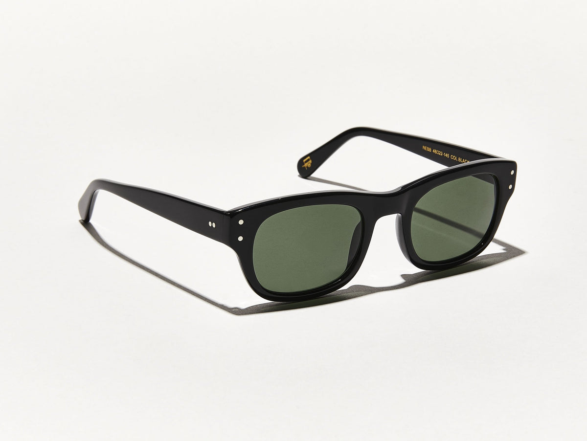 NEBB SUN i Black med G-15 glaslinser
