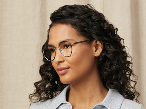 Model is wearing The PITSEL in size 47 in Black/Silver