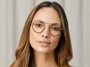 Model is wearing The PUPIK in size 47 in Citron/Tortoise