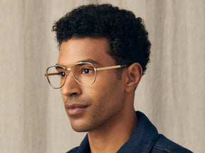 Model is wearing The SHAV in size 59 in Gold