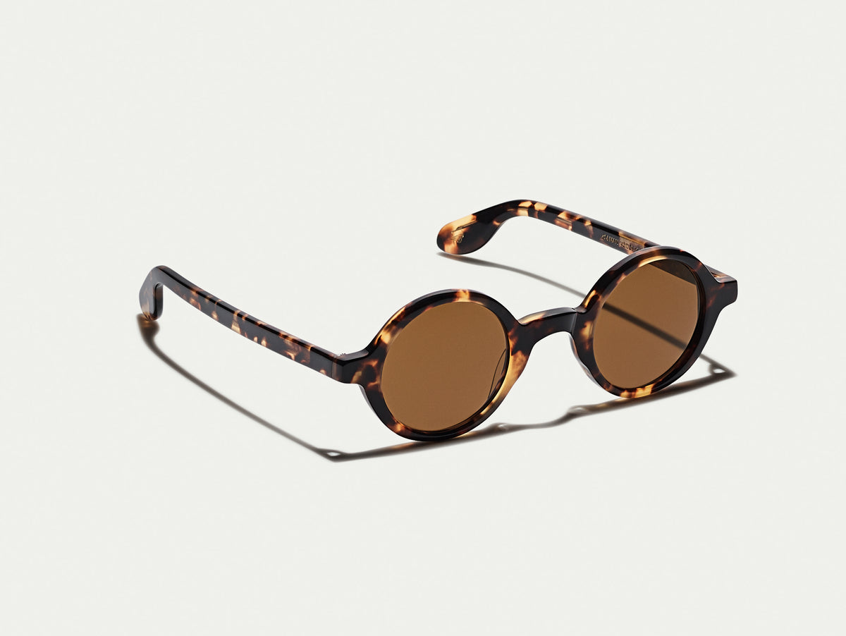 Die ZOLMAN SUN in Classic Havana mit Cosmitan Brown Glaslinsen